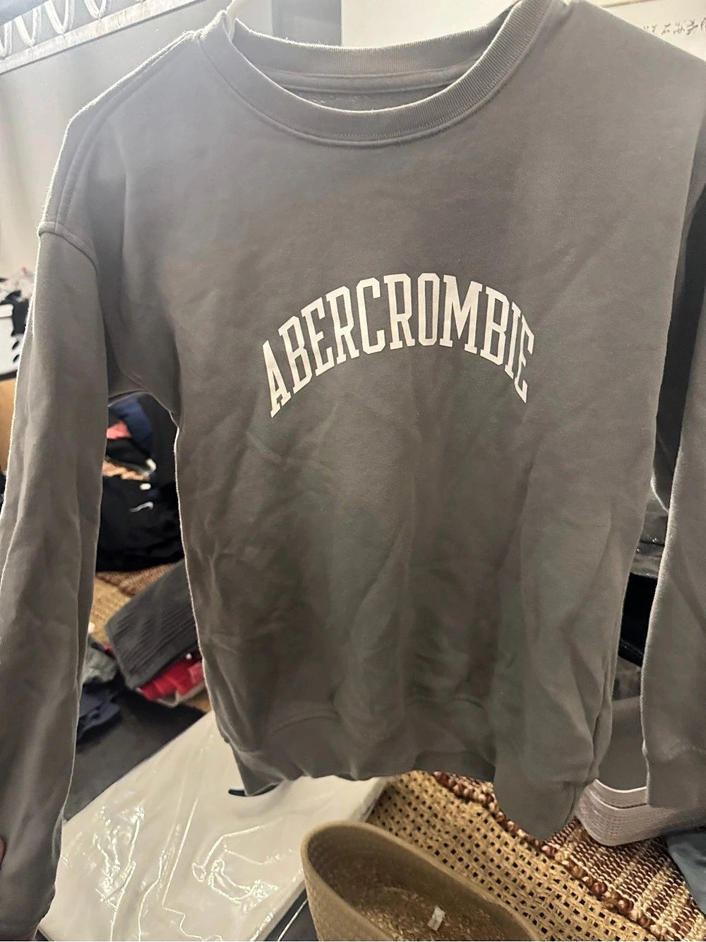 Abercrombie Kids Relaxed Fit Arch Logo Crewneck Sweatshirt Arch Logo Girls 11/12